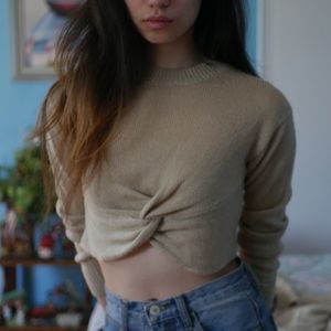 Forever 21 Long Sleeve Fromt Wrap Crop Sweater